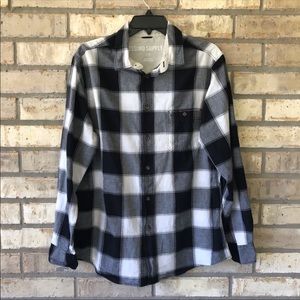 Men’s plaid shirt